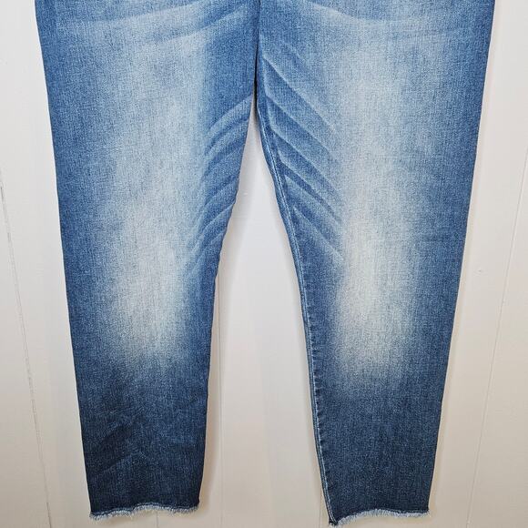 Wit & Wisdom 12P Ankle Length Frayed Hem Jeans Mid Rise Medium Wash Fading - Picture 9 of 13
